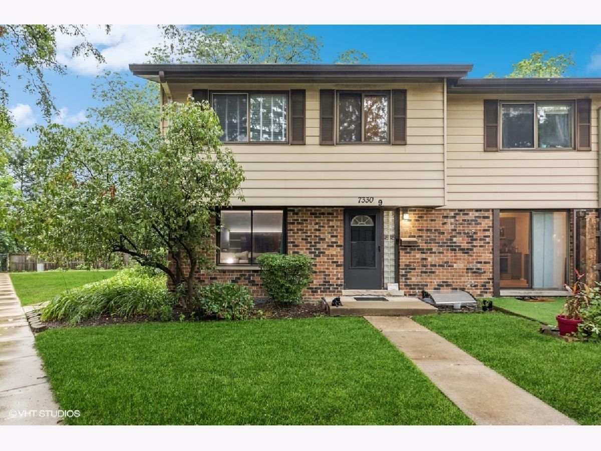 Townhomes & Condos Sold Village Square Downers Grove Illinois, 7330 Winthrop