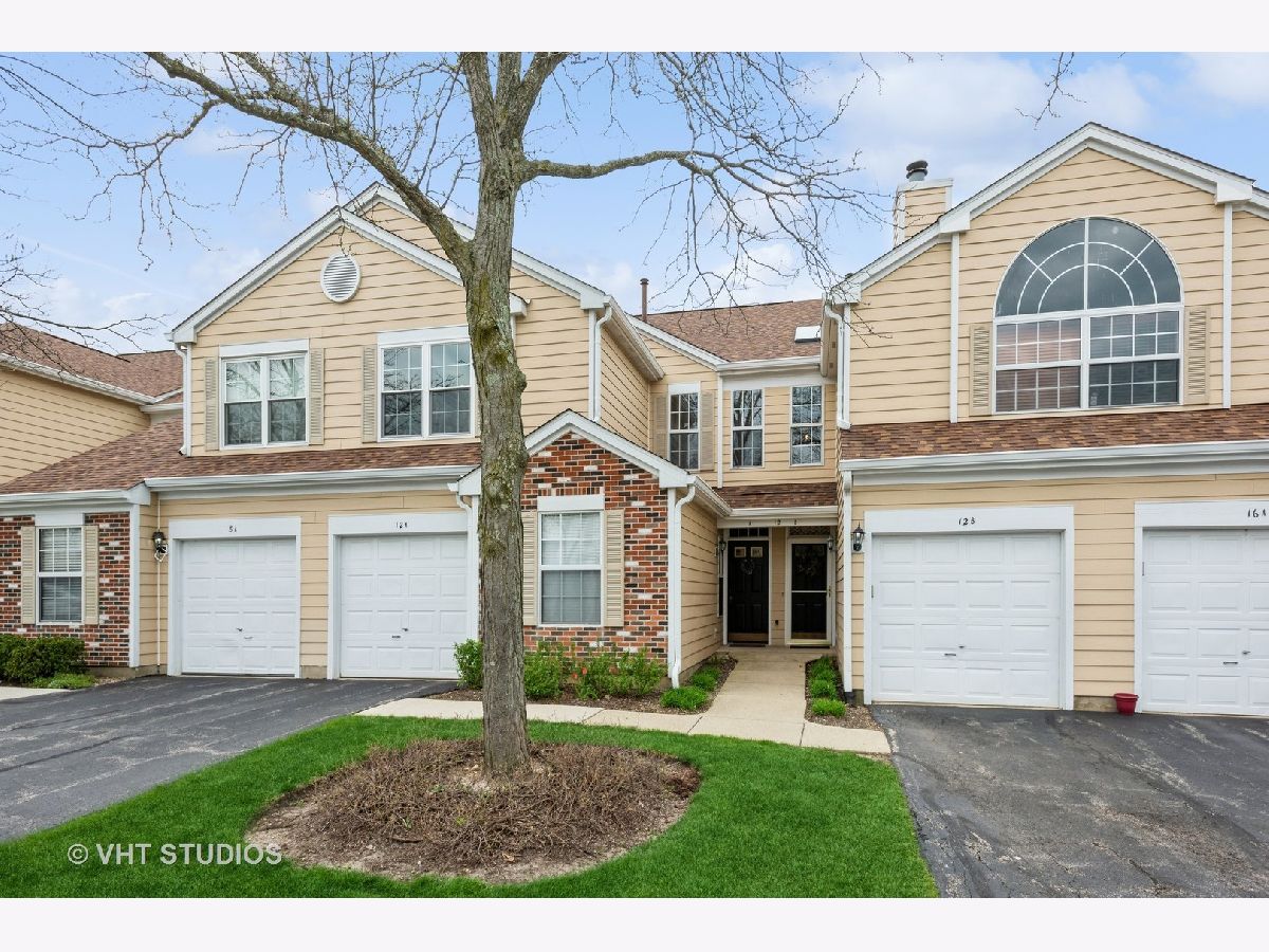 Townhomes & Condos & Homes Rented Manors Of Oak Knoll Streamwood Illinois, 12 Hoover