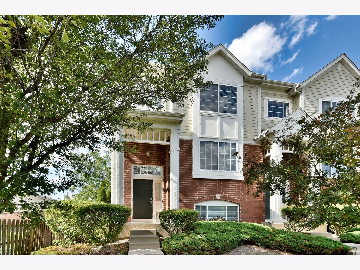 Townhomes & Homes Sold Morgan's Gate Wood Dale Illinois, 102 Morgans Gate