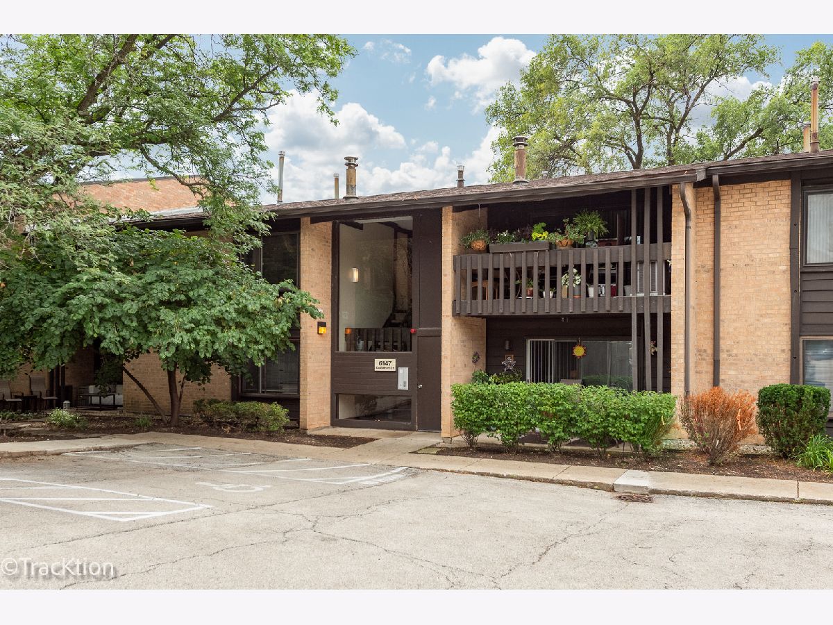 Condominiums Rented The Knolls Willowbrook Illinois, 6147 Knollwood