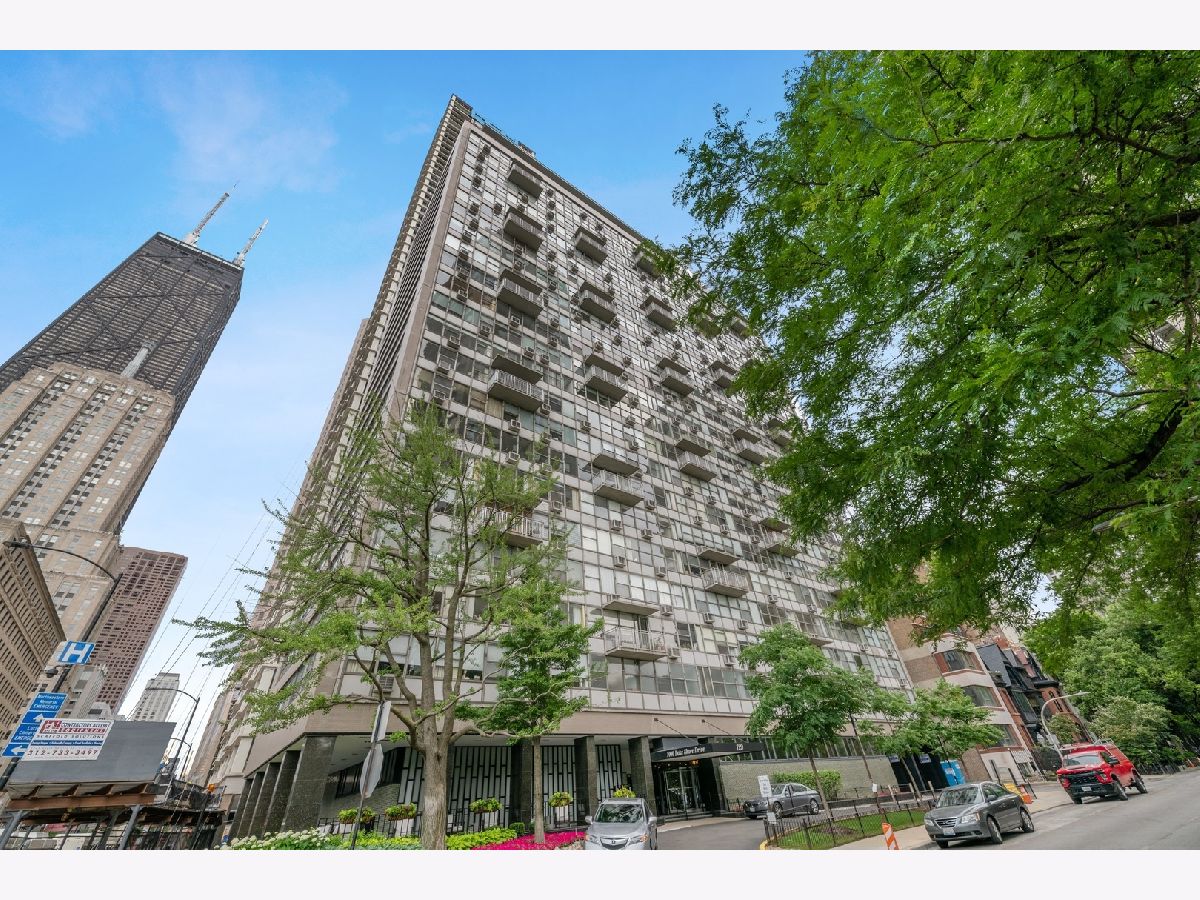 Condominiums Rented Gold Coast Galleria Chicago Illinois, 1000 Lake Shore