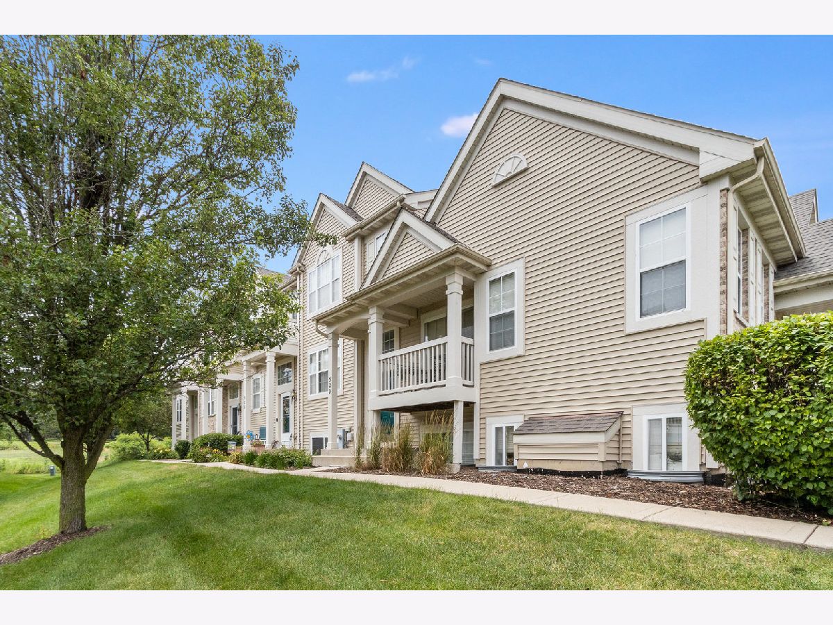Townhomes Rented Lincoln Station Oswego Illinois, 526 Lincoln Station