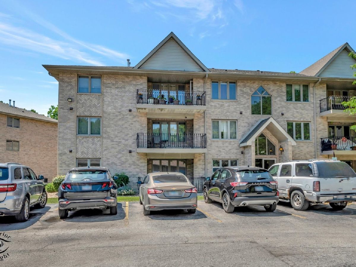 Condominiums Sold Shadow Creek Oak Forest Illinois, 5120 Shadow Creek