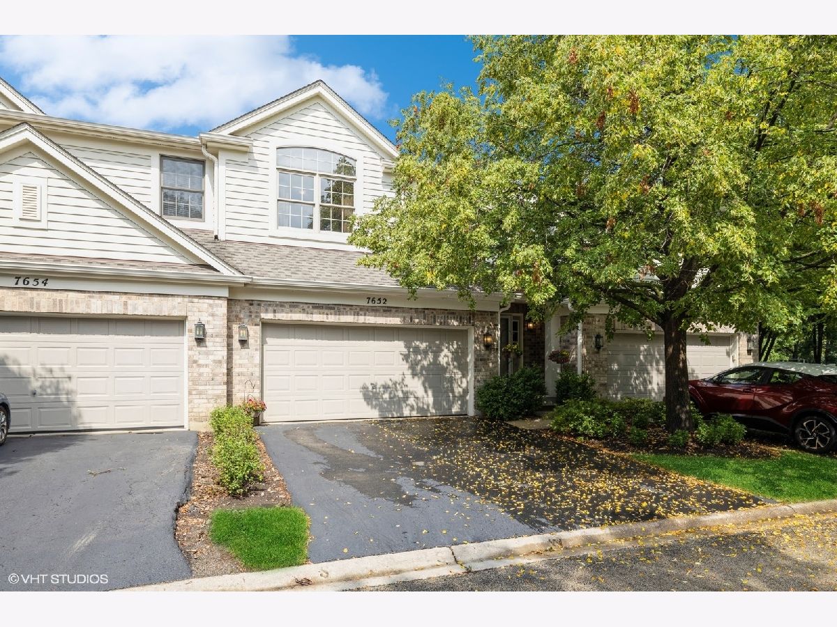 Townhomes Sold Fairway Club La Grange Illinois, 7652 Creekside