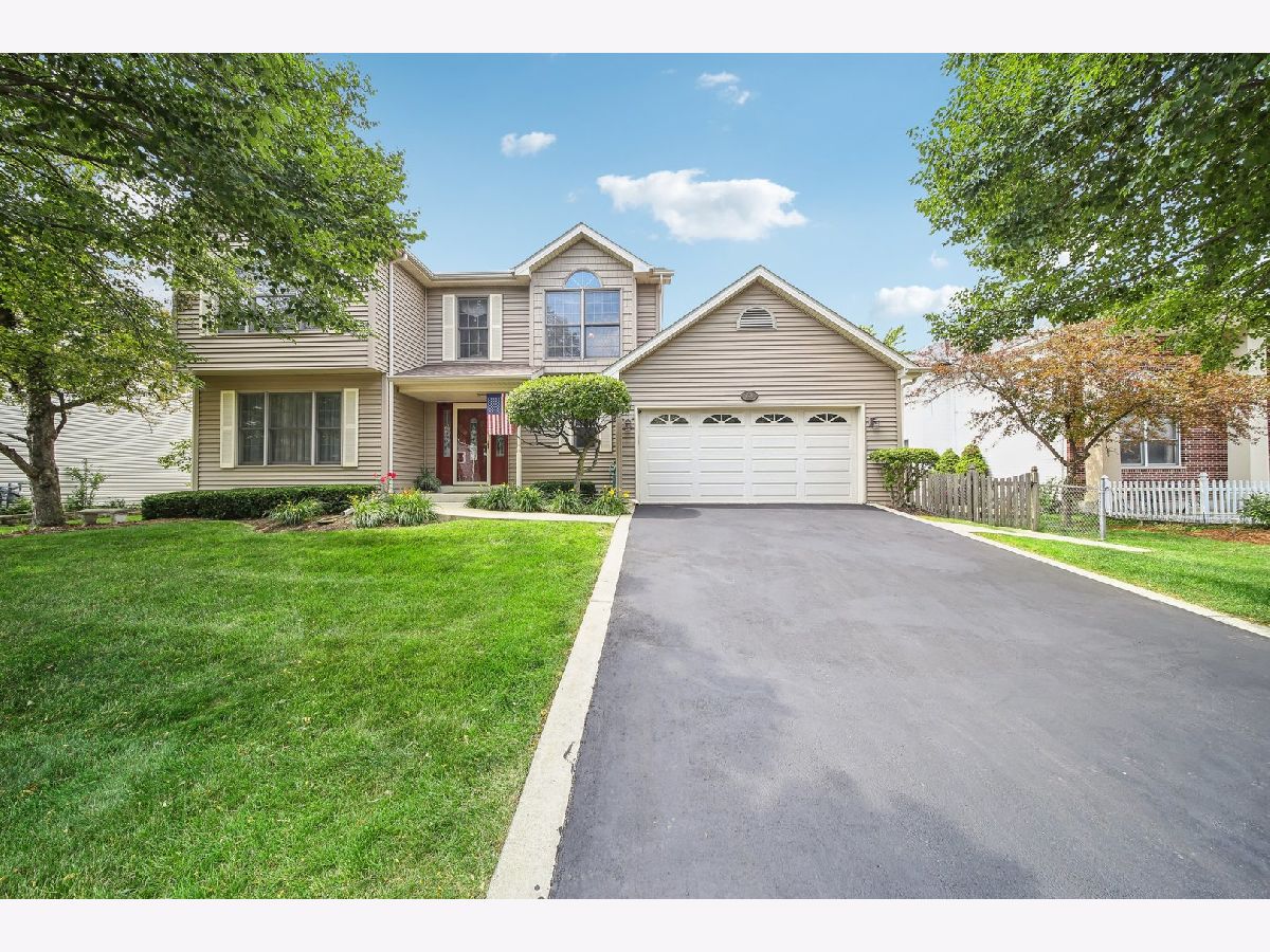 Townhomes & Condos & Homes Sold Elk Trail Carol Stream Illinois, 746 Hoover