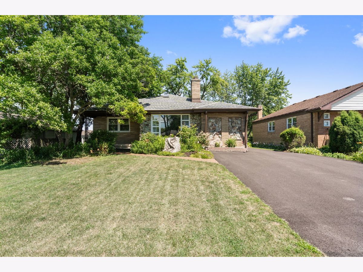 Homes & Condos & Townhomes Sold Mcintosh Westmont Illinois, 527 Park