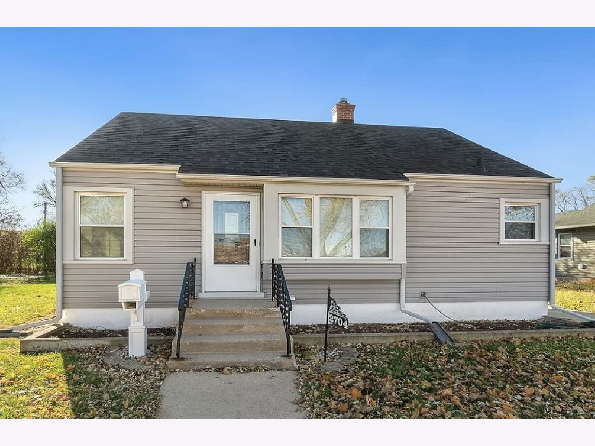Rented Rockford Illinois, 2704 Lawndale