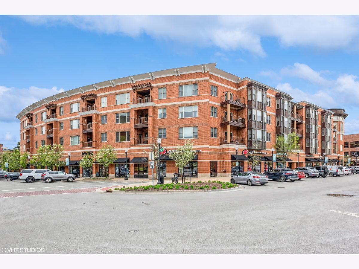 Condominiums Sold Acadia On The Green Downers Grove Illinois, 945 Burlington