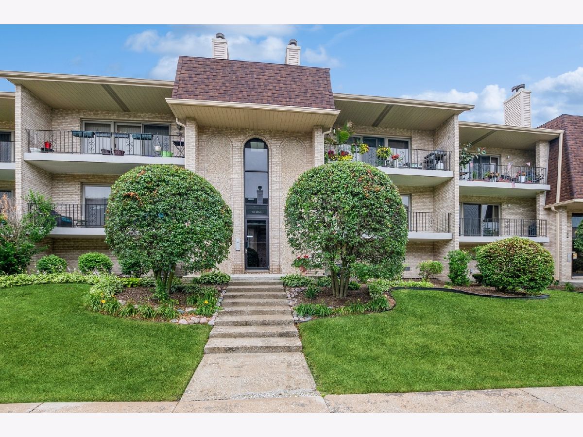 Condos & Townhomes Sold Las Fuentes Palos Hills Illinois, 9004 Del Prado