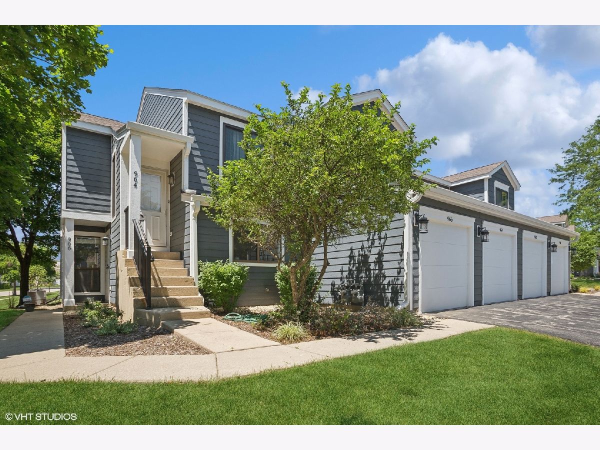 Townhomes & Condos & Homes Sold Summit Place Schaumburg Illinois, 966 Brunswick