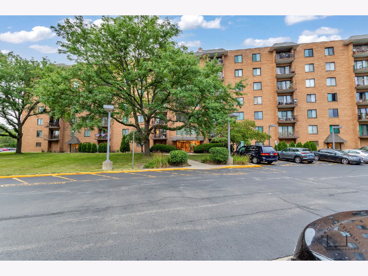 Condominiums Sold Crystal Towers Mount Prospect Illinois, 1747 Crystal