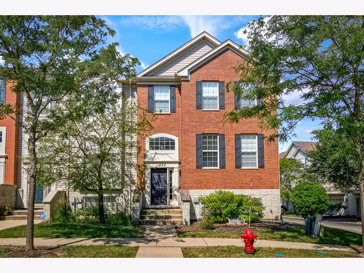 Townhomes & Condos Rented Lehigh Station Aurora Illinois, 822 Lewisburg