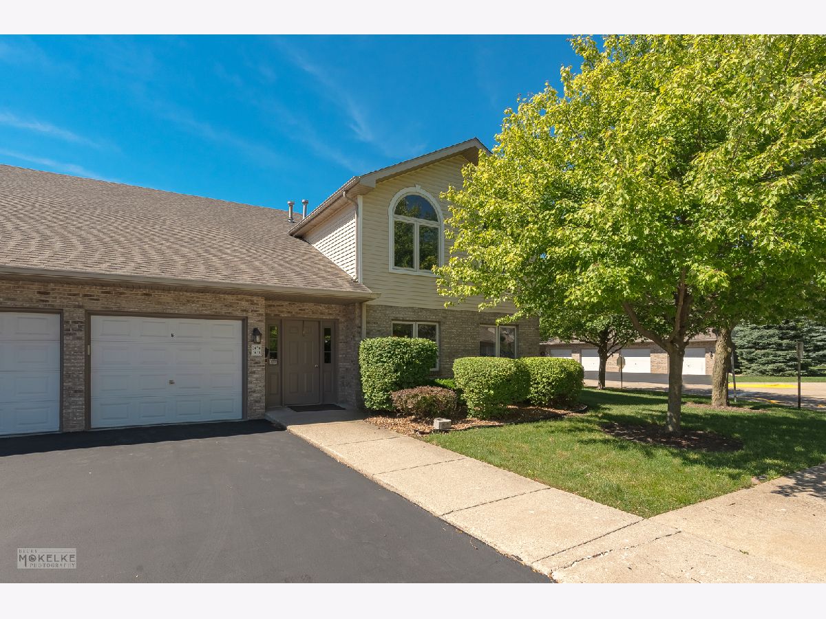 Condominiums Sold Golfview Estates Joliet Illinois, 2676 Jodee