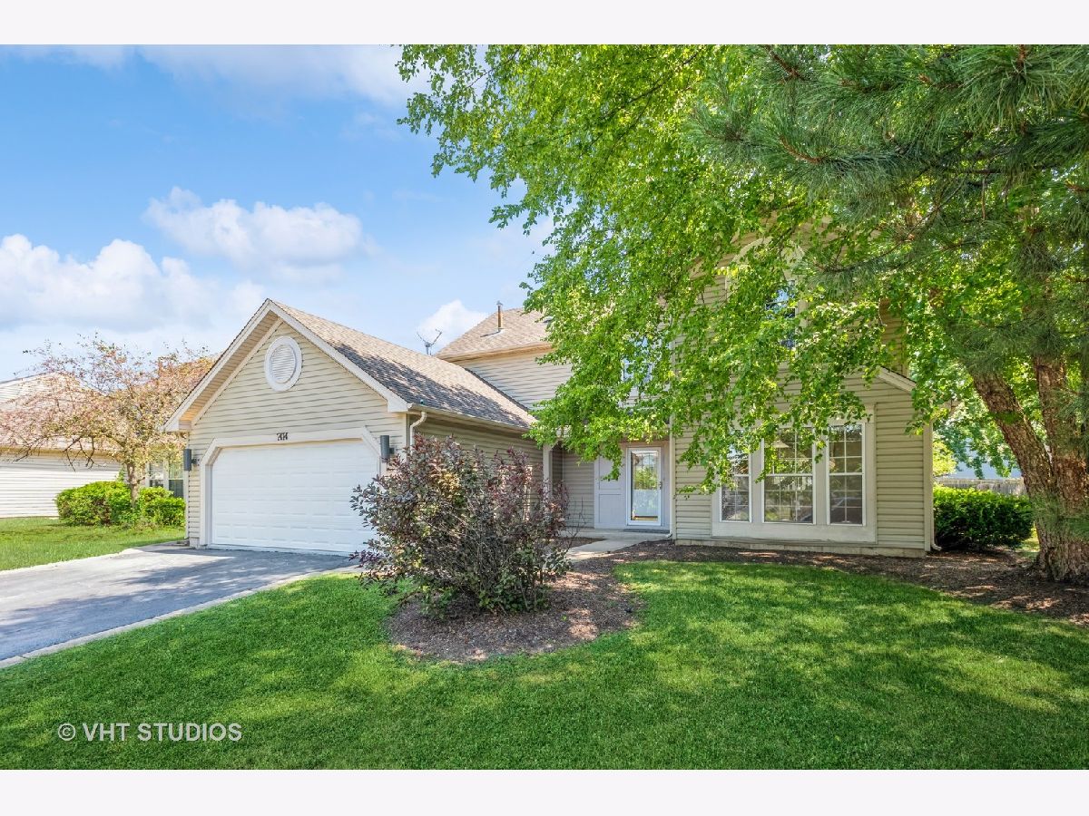 Homes Sold Country Trails Elgin Illinois, 1414 Eliot