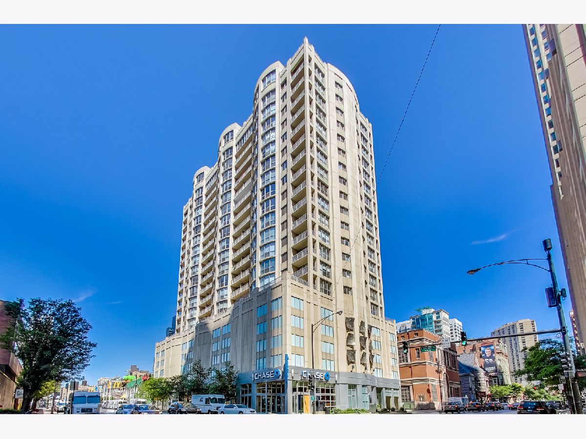 Condominiums Sold Farallon Chicago Illinois, 600 Dearborn