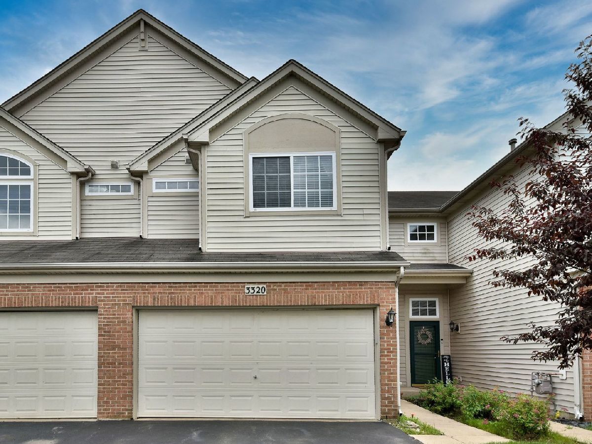 Townhomes & Condos & Homes Sold Shenandoah Carpentersville Illinois, 3320 Blue Ridge