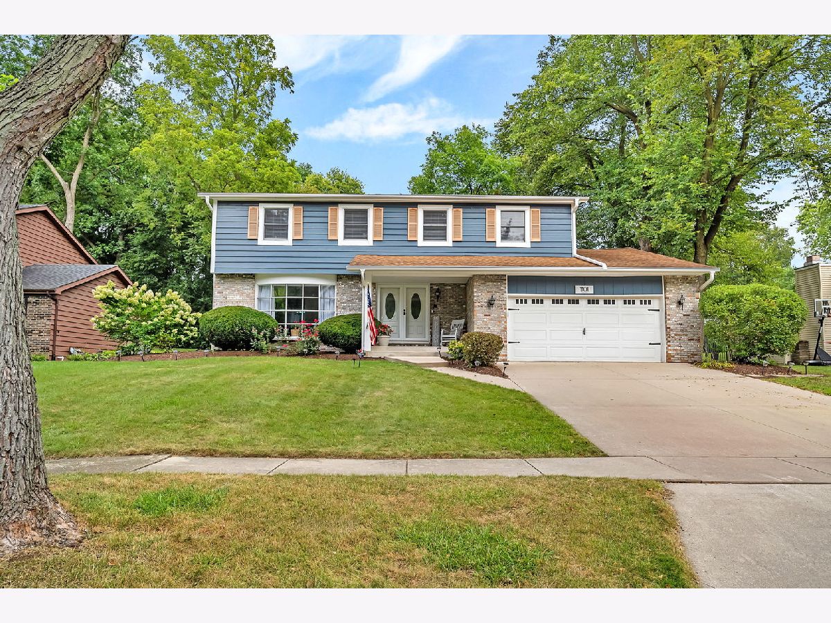 Homes & Condos & Townhomes Sold River Oaks Shorewood Illinois, 1101 Valencia