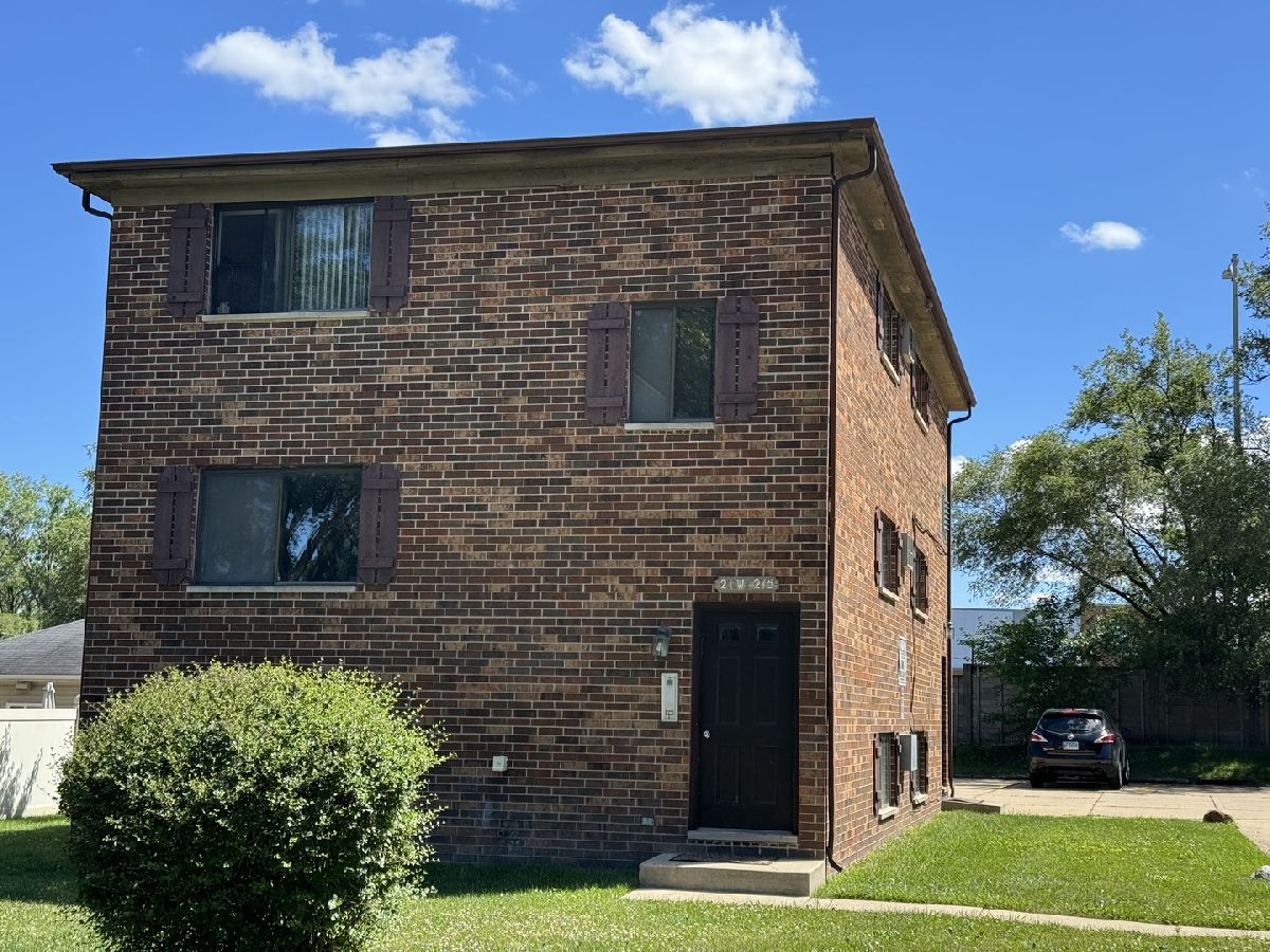 Homes & Condominiums Rented Nordic Park Itasca Illinois, 21W215 Tee