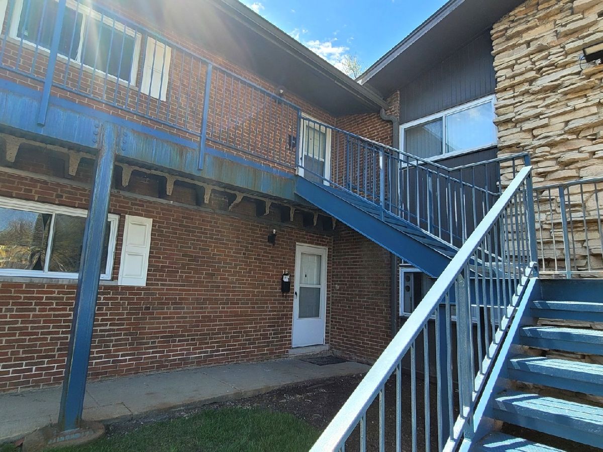 Condominiums Rented Dover Park Mount Prospect Illinois, 1845 White Chapel