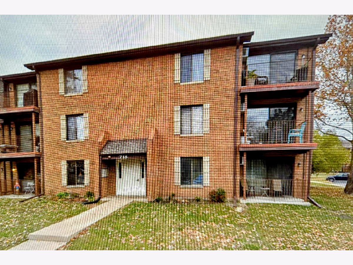 Condominiums Sold Briar Hill Addison Illinois, 718 Briar Hill