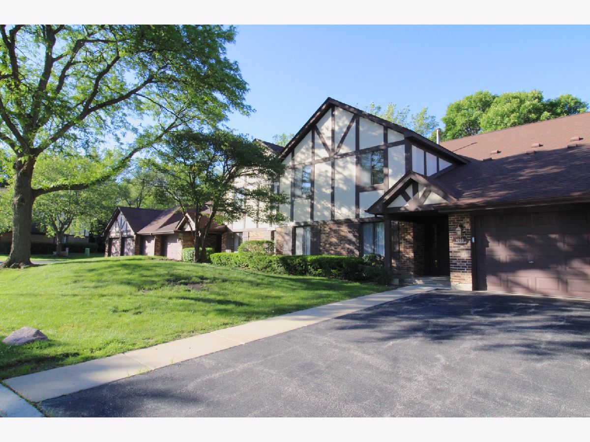 Condominiums Sold Lake Of The Winds Wheeling Illinois, 1033 Harbour