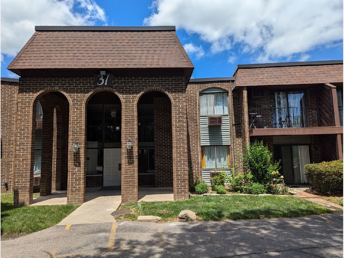 Condominiums Sold Washington Court Mundelein Illinois, 31 Washington
