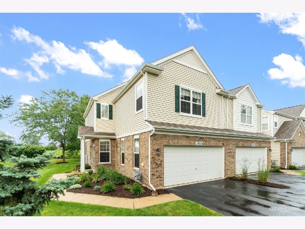 Homes & Townhomes Sold Crossings At Wolf Creek Plainfield Illinois, 24254 Leski