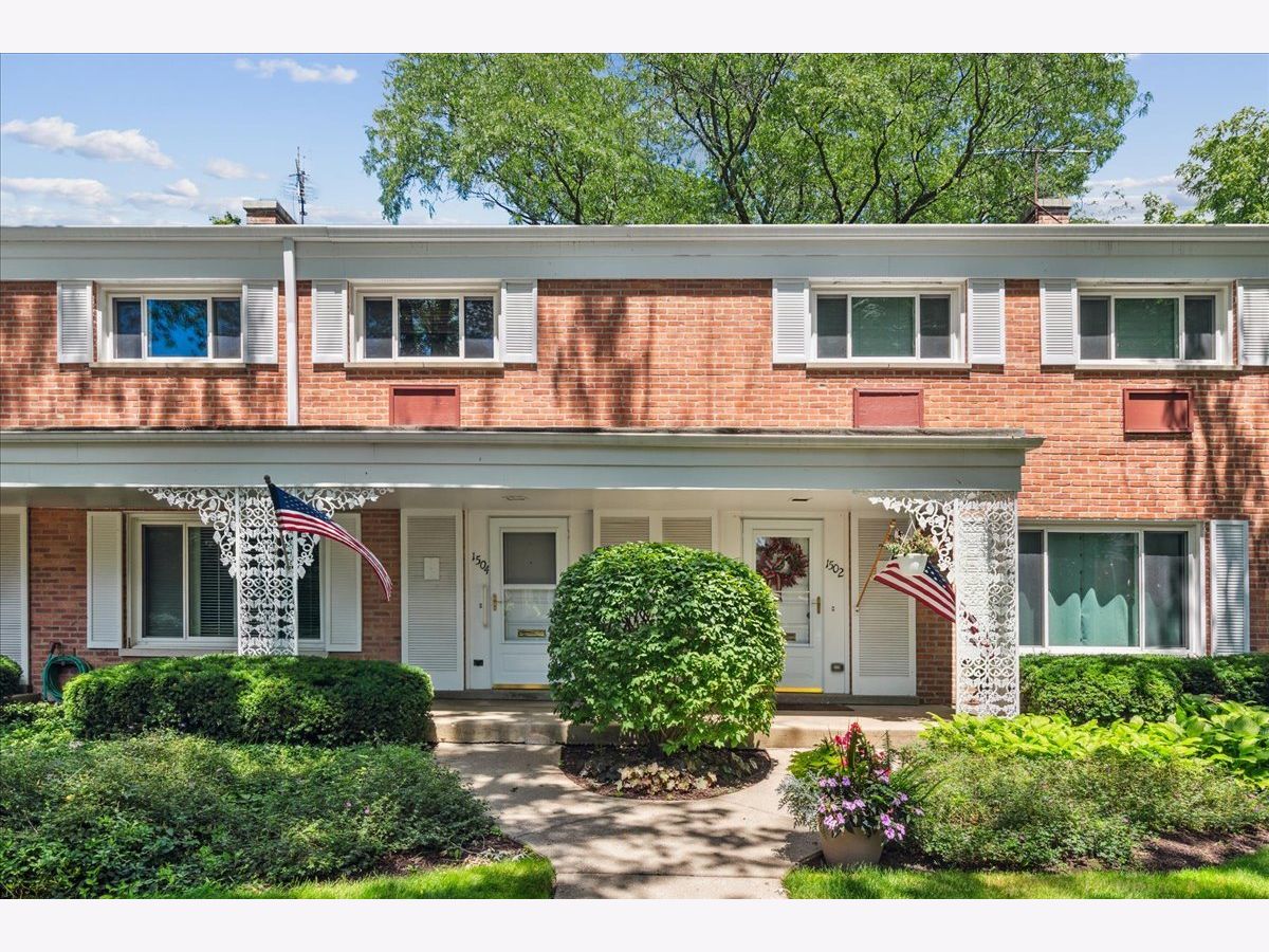 Townhomes Sold Carriage Hill Glenview Illinois, 1504 Palmgren