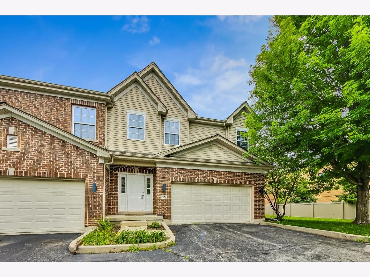 Homes & Townhomes Rented Prairie Valley North Elburn Illinois, 221 Walker