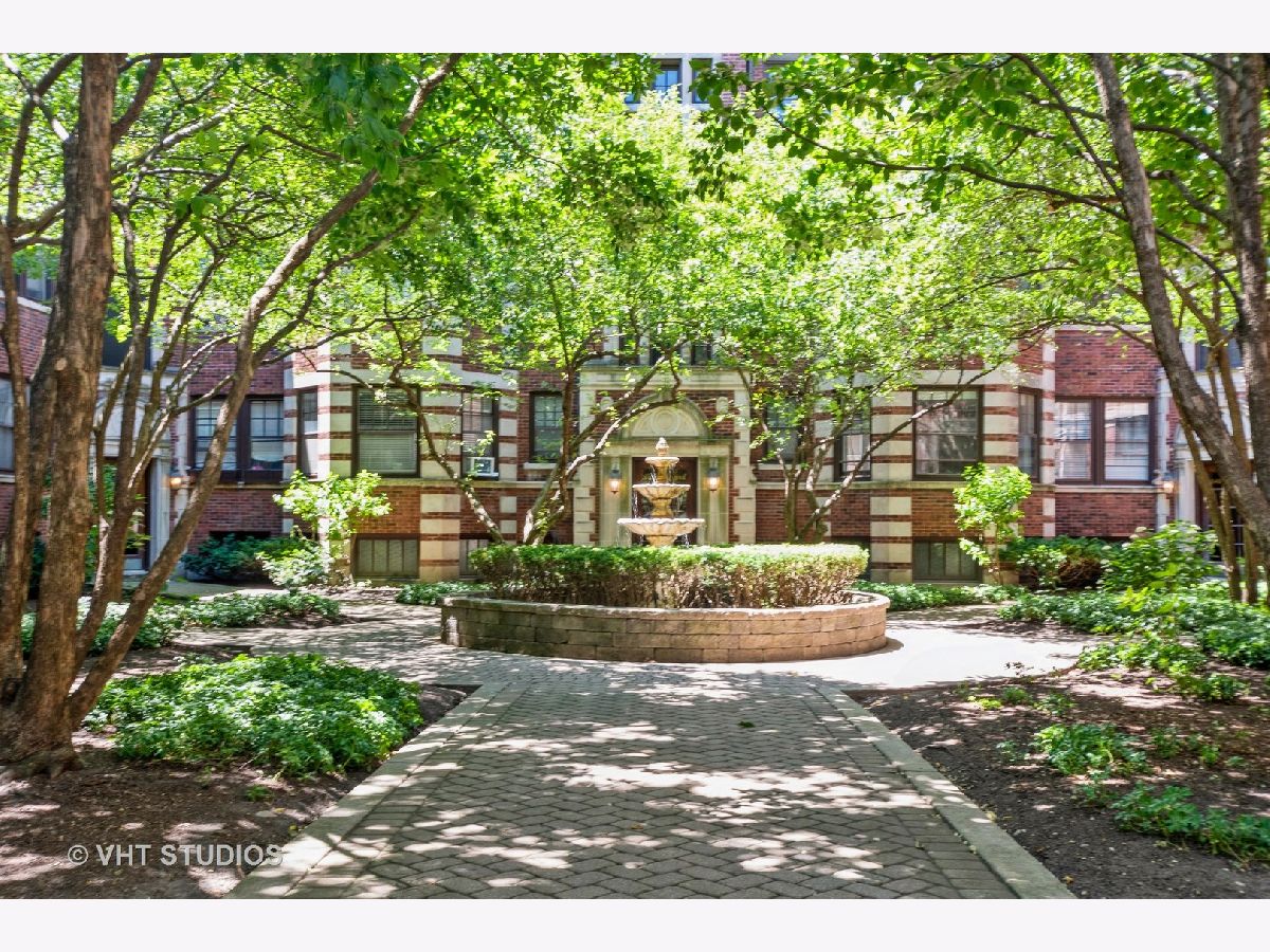 Condominiums Sold Fountain Court Evanston Illinois, 846 Hinman