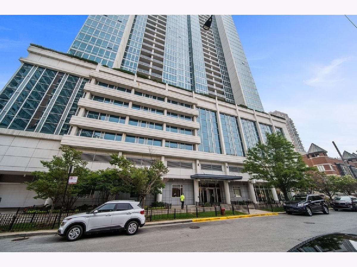 Condominiums Rented Adler Place Chicago Illinois, 1629 Prairie