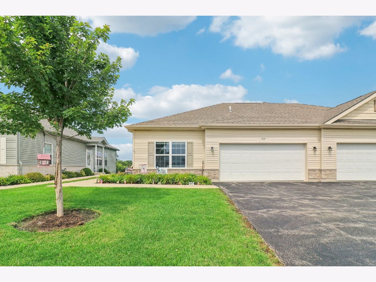 Condos & Townhomes & Homes Sold Patriot Estates Mchenry Illinois, 929 Yorktown