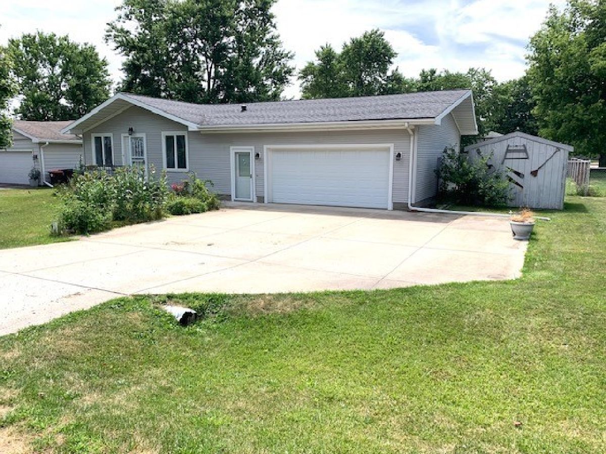  Sold Wapella Illinois, 4 Thomas