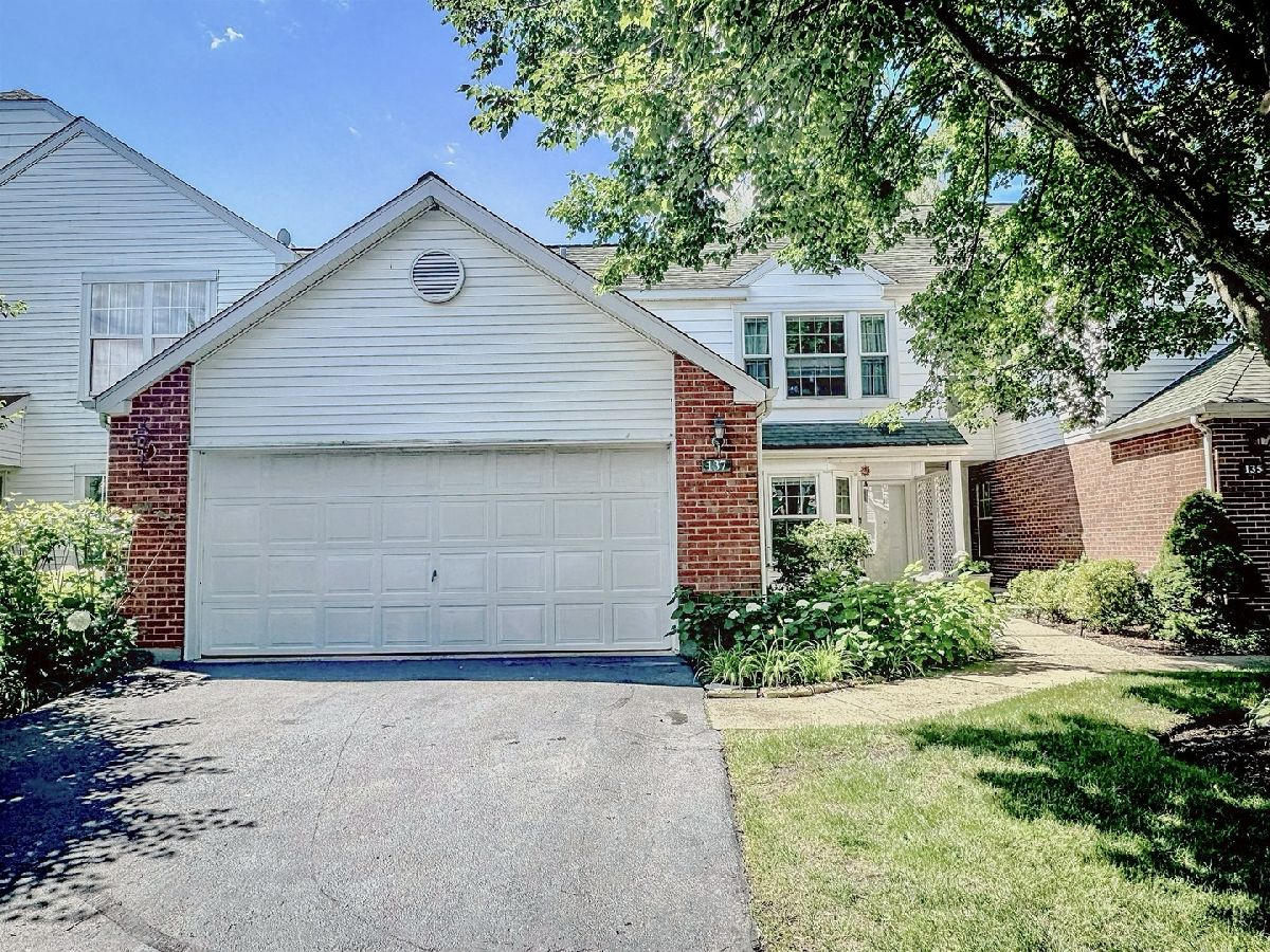 Townhomes & Condos Rented The Hamptons Lake Bluff Illinois, 137 Hemstead