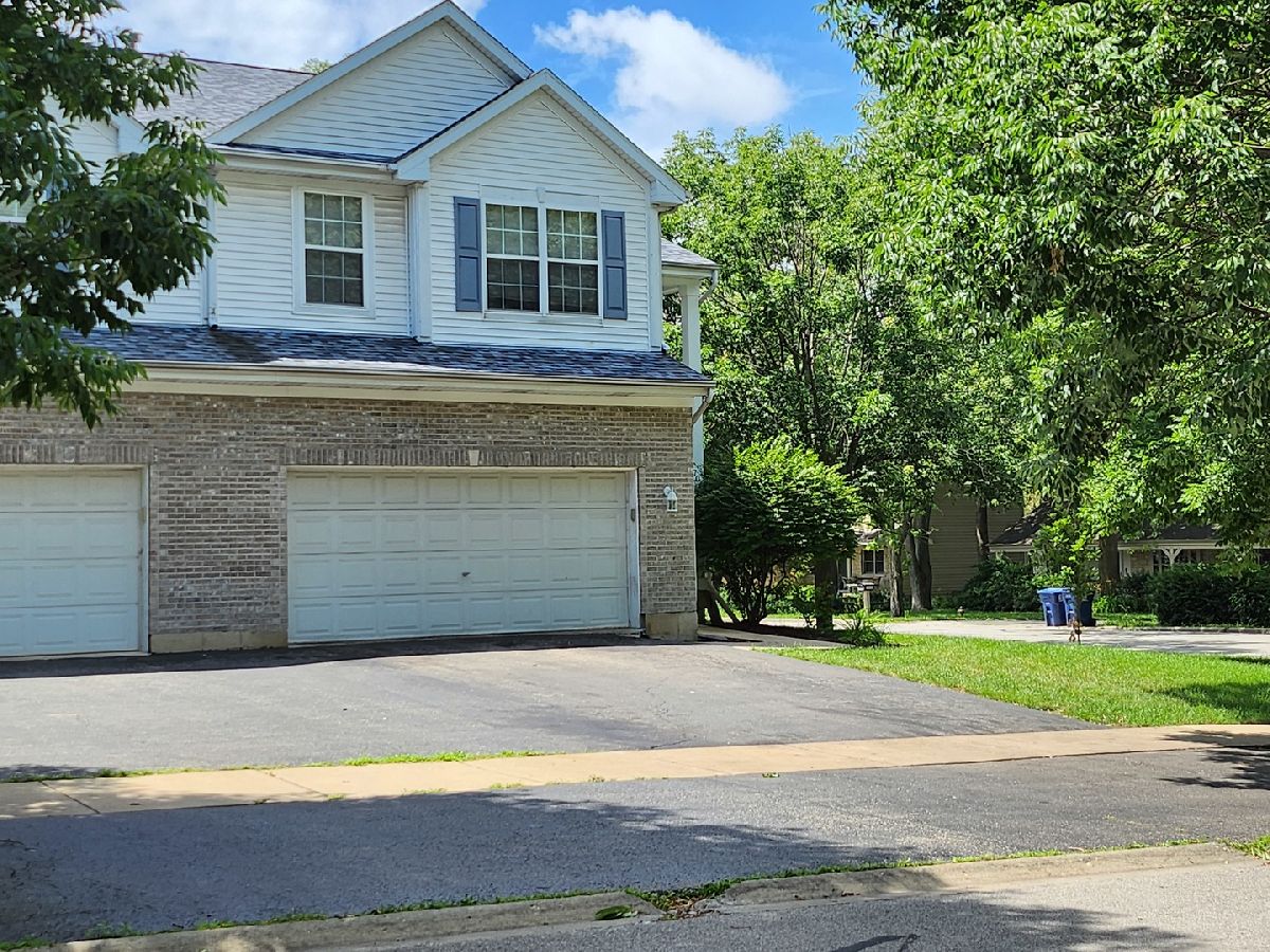 Townhomes Rented Columbia Woods Naperville Illinois, 704 Red Oak