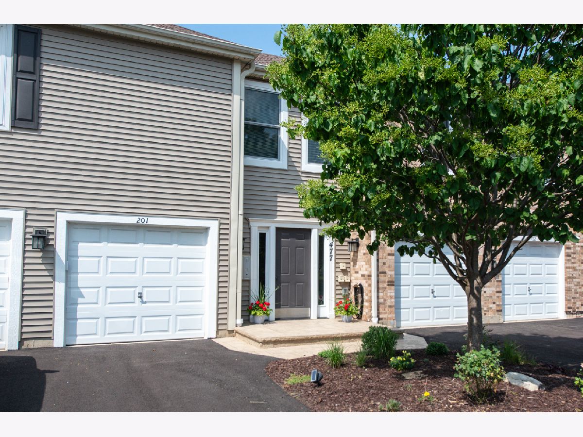 Homes & Condominiums Rented Village Green Naperville Illinois, 477 Village Green