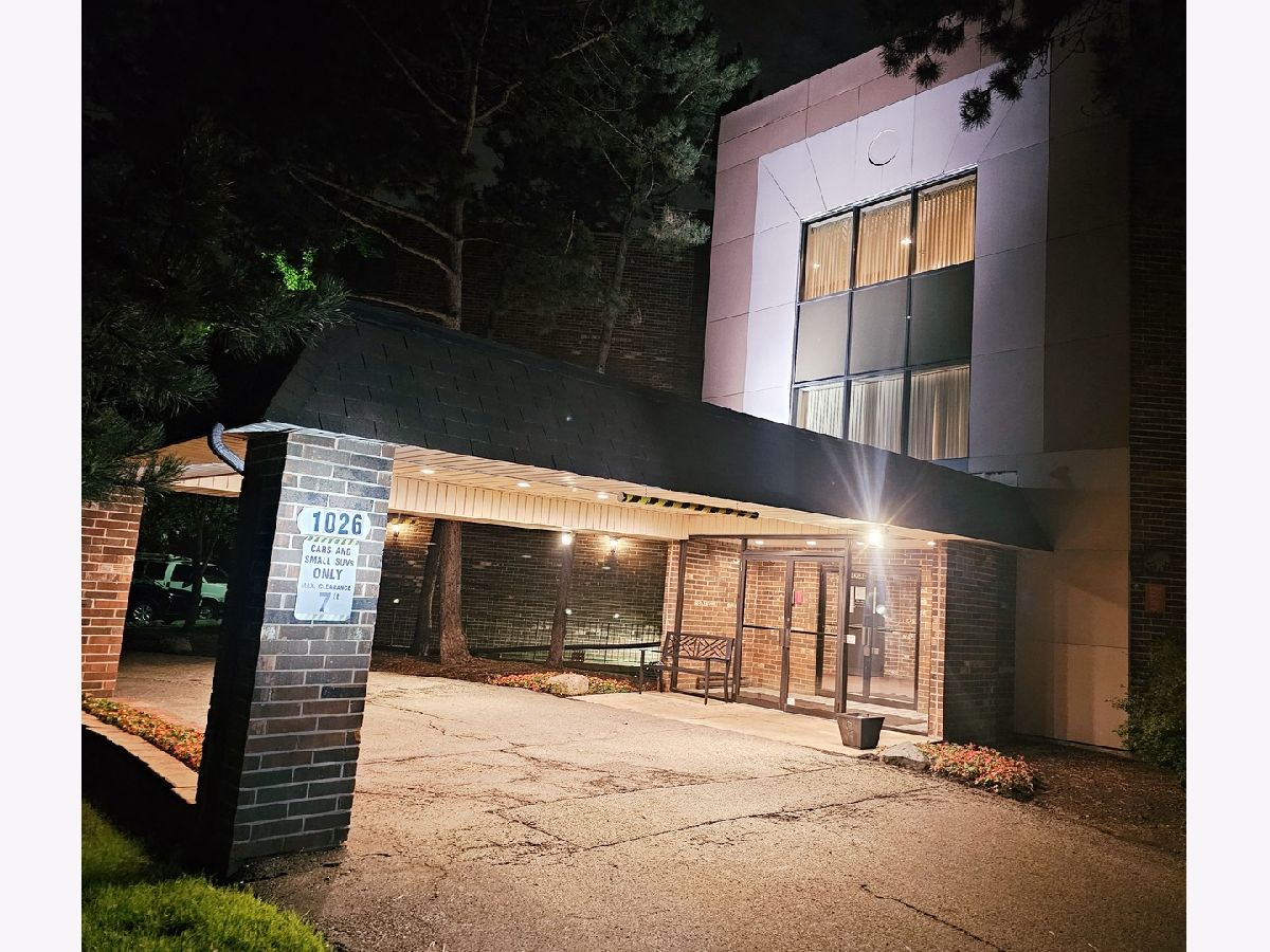Condominiums Rented Castilian Court Glenview Illinois, 1026 Castilian