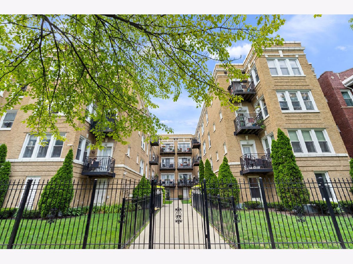 Condominiums Sold Drake Commons Chicago Illinois, 4910 Drake