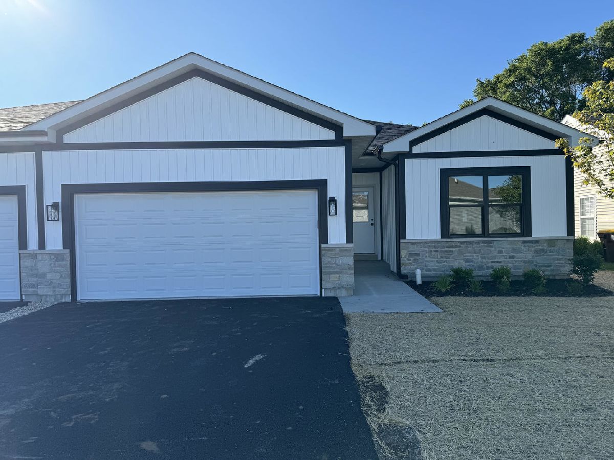 Townhomes & Homes Sold Deerpass Marengo Illinois, 912 Partridge