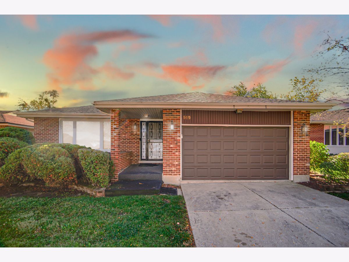 Homes Sold Applewood Matteson Illinois, 919 School