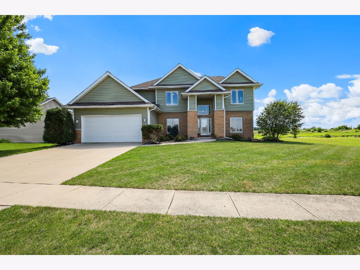 Townhomes & Homes Sold South Pointe Greens Dekalb Illinois, 3700 Pebble Beach