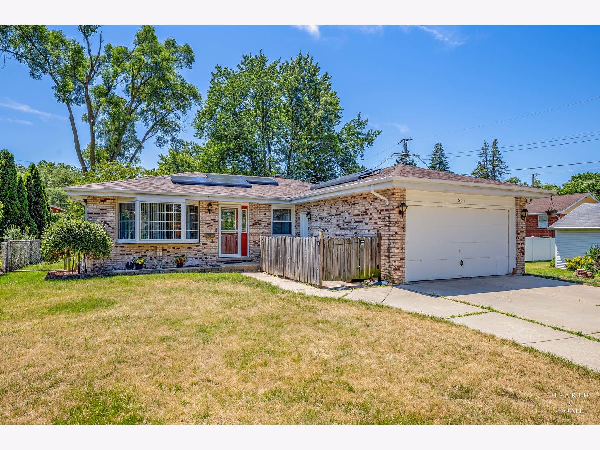 Homes & Condominiums Sold Country Meadows Crystal Lake Illinois, 583 Sharon