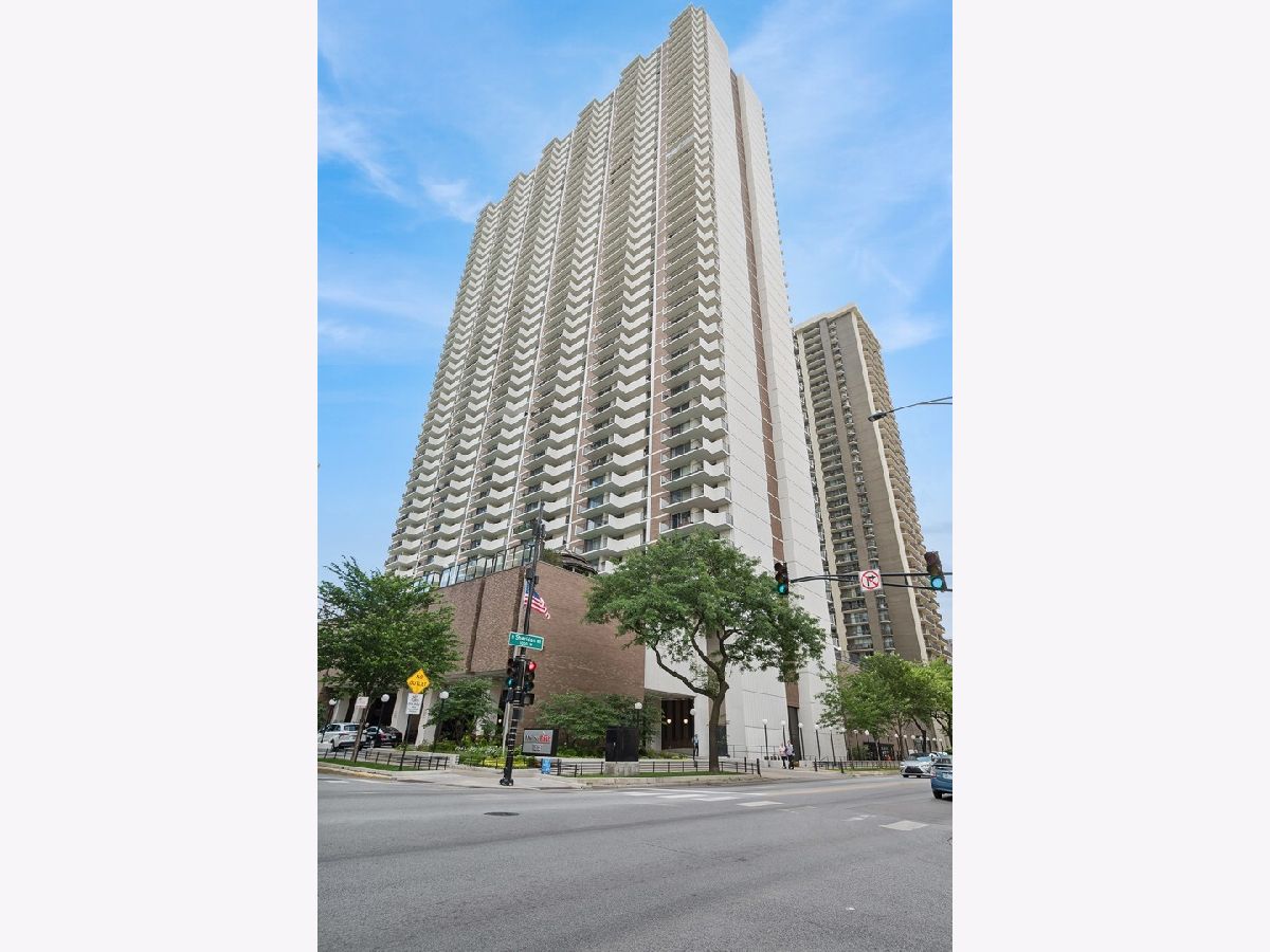 Condominiums Sold Malibu East Chicago Illinois, 6033 Sheridan