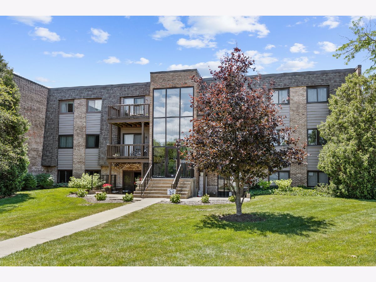 Condominiums Rented Drake Terrace Wheaton Illinois, 1444 Stonebridge