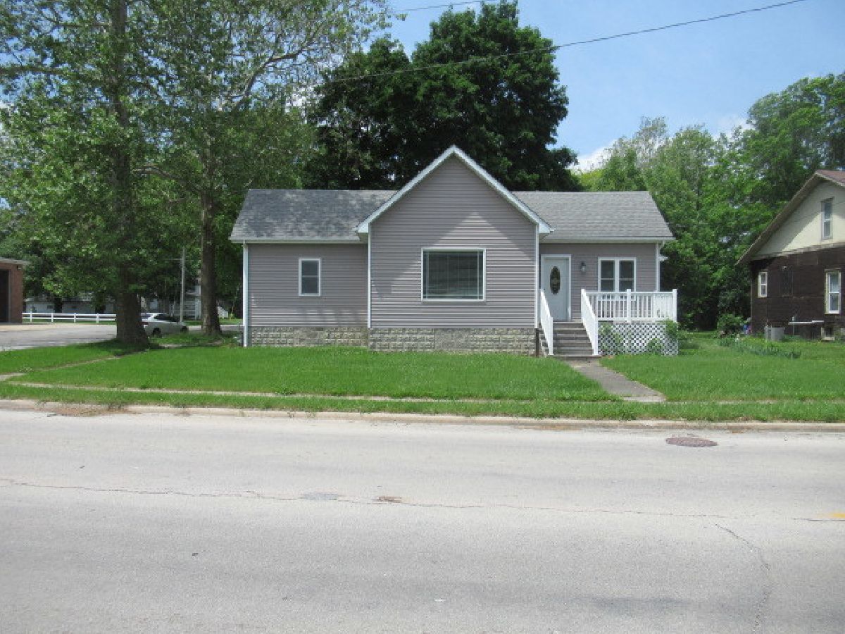  For Sale Cissna Park Illinois, 313 2nd Street