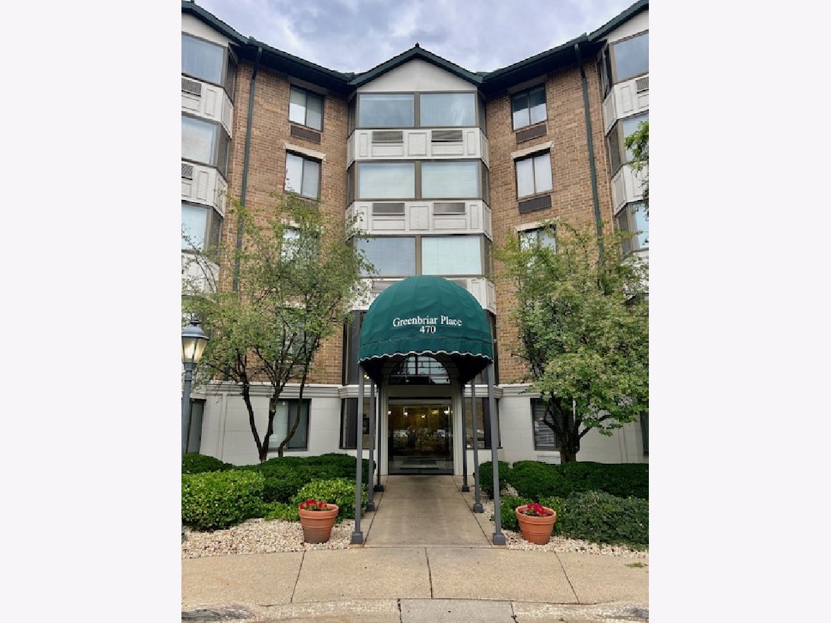 Condominiums Sold Greenbriar Place Glen Ellyn Illinois, 470 Fawell