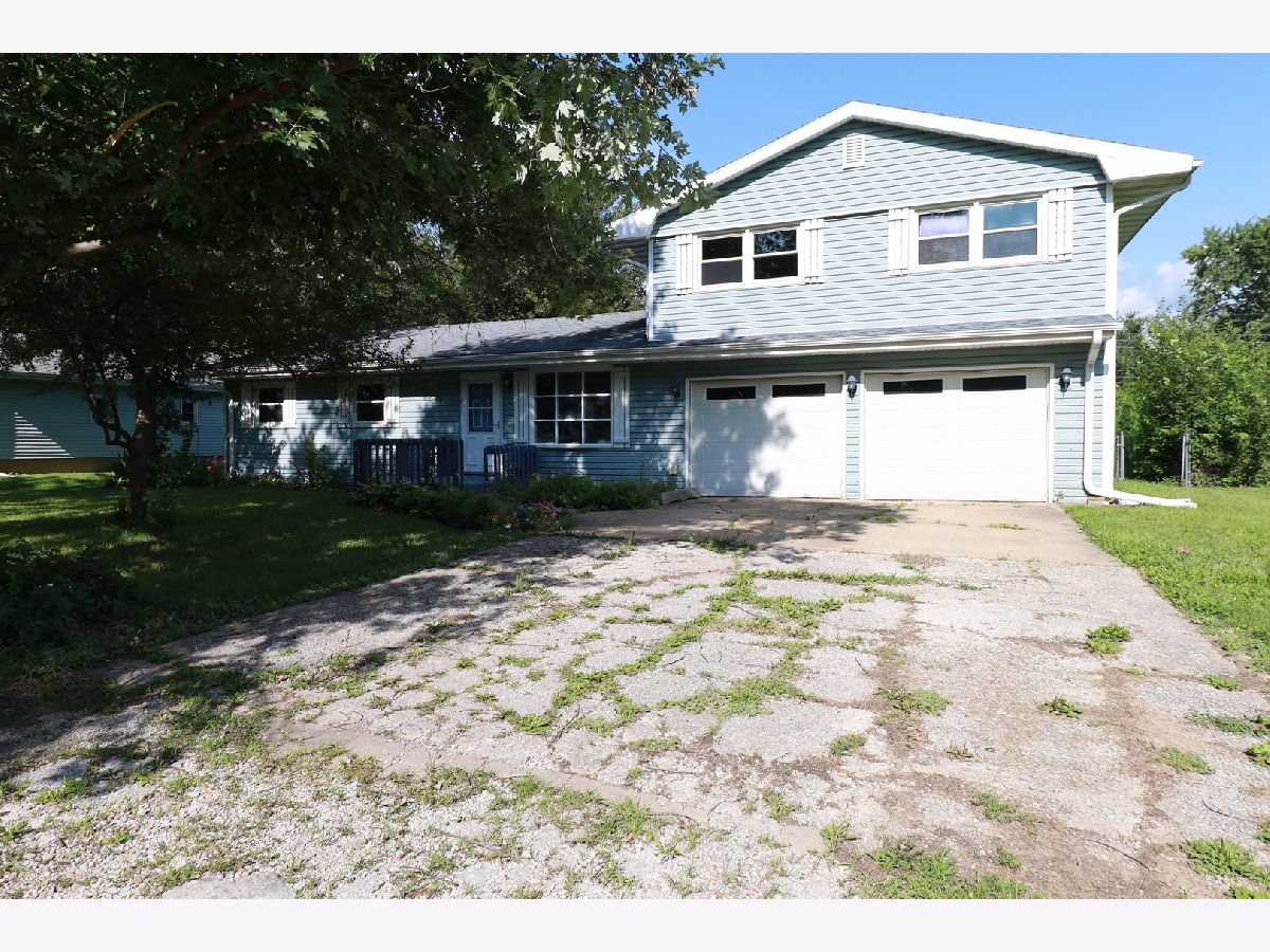 Homes & Condos & Townhomes Sold Colonial Meadows Bloomington Illinois, 424 Priscilla