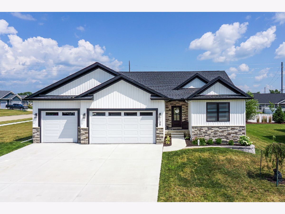 Homes Sold Meadowridge Lexington Illinois, 108 Trail Ridge