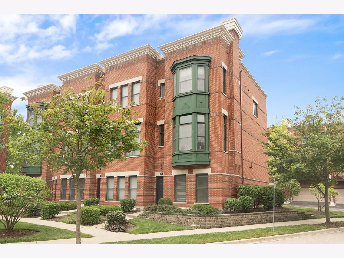 Townhomes Rented Palatine Station Palatine Illinois, 261 Wood