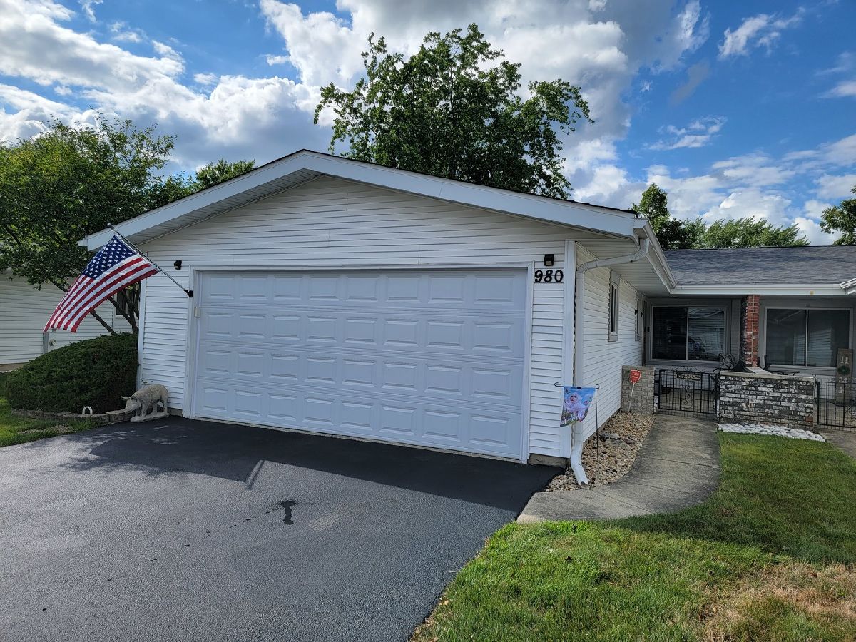 Townhomes & Condos & Homes Sold Weathersfield South Schaumburg Illinois, 980 Chelsea